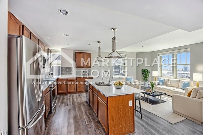 Building Photo - 525 W Lafayette Blvd Unit 12E