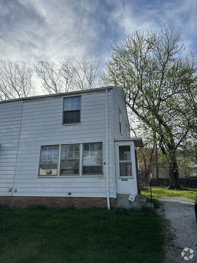 Building Photo - Single Family 2 Bed 1 Bath FOR RENT! Rental