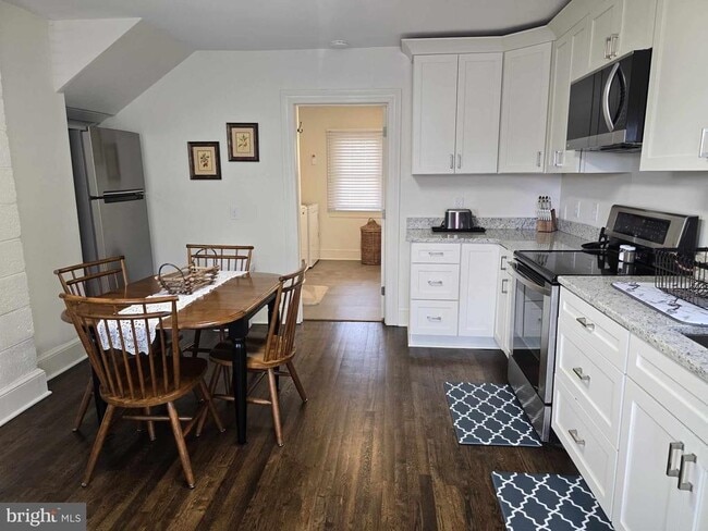 Photo - 1358 Graves Mill Rd