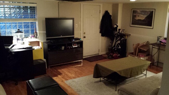 Photo - 2115 W Huron St Apartments Unit G