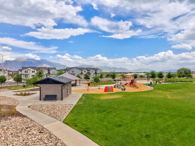 Photo - Spacious 3 Bed, 2 Bath Condo in The Exchange – Lehi, UT
