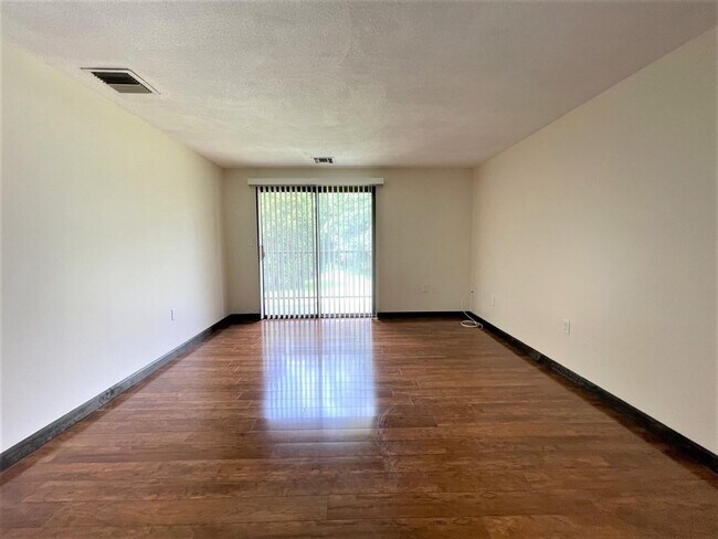 Photo - 555 Main St Unit 202