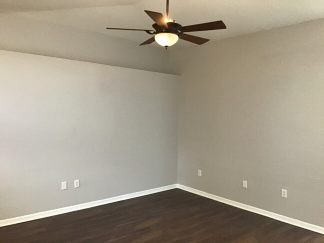 Photo - 332 McKay Blvd