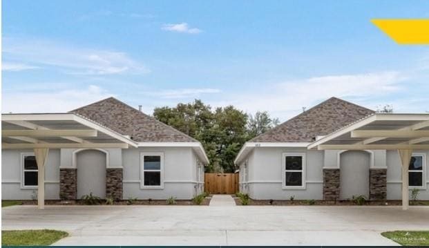 Building Photo - 304 S Retama Ln Unit 2 Rental