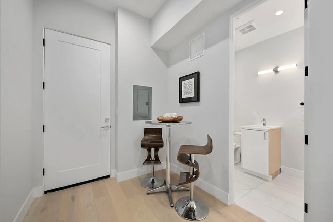Building Photo - 25 Highland Ave Unit ADU Rental