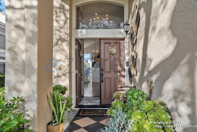 Photo - 2927 Sorrento Way