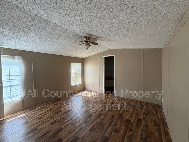 Photo - 109 SW Socket Glen