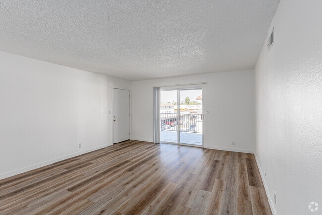 3BR, 2BA - 1,256SF - Living Room