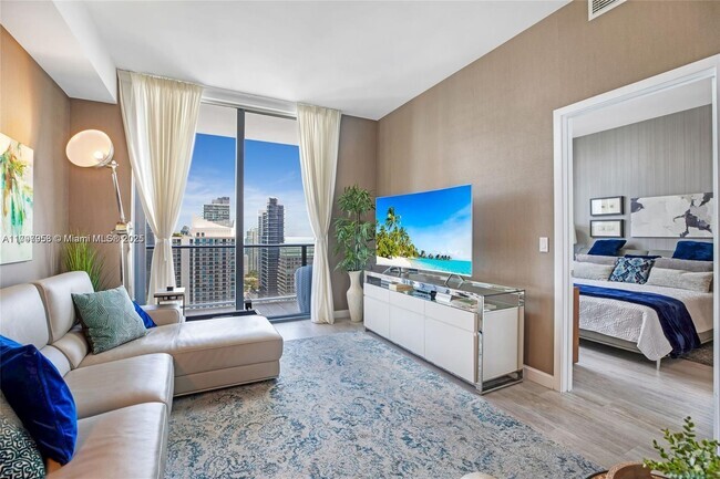 Building Photo - 45 SW 9th St Unit 4204 Rental