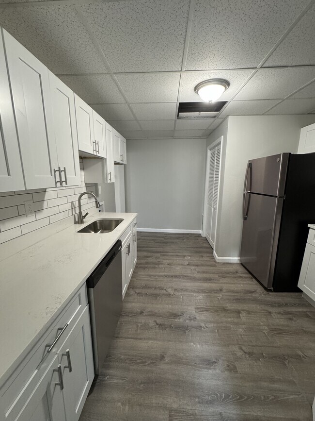 Building Photo - 7 Muskeego St Rental