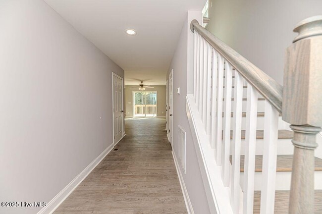 Photo - 925 W Massachusetts Ave
