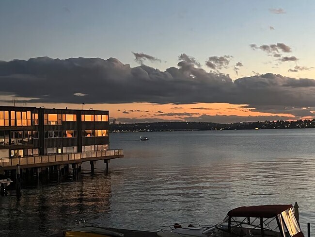 Photo - 425 Lake St S Unidad #9