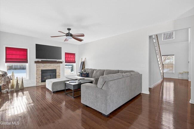 Photo - 8 Coronado Way