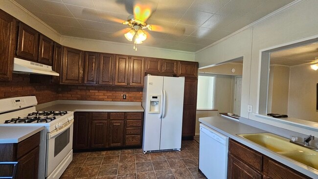 Photo - 301 N 1st St