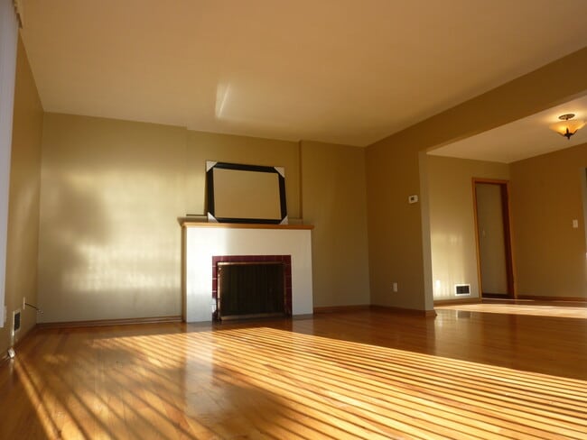 Photo - 719 E 35th Ave