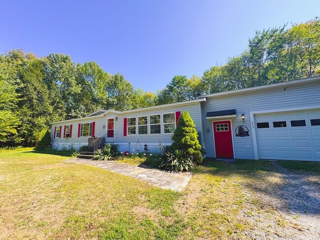 Building Photo - Quaint 2 Bed 2 Bath Home