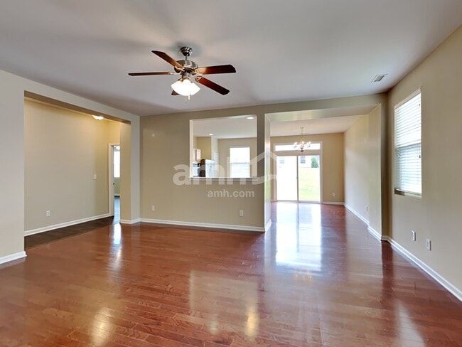 Photo - 89 Norwich Dr