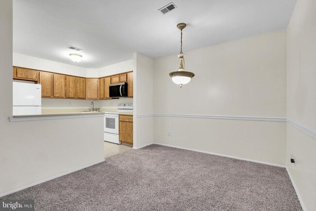 Photo - 60B Sumac Ct