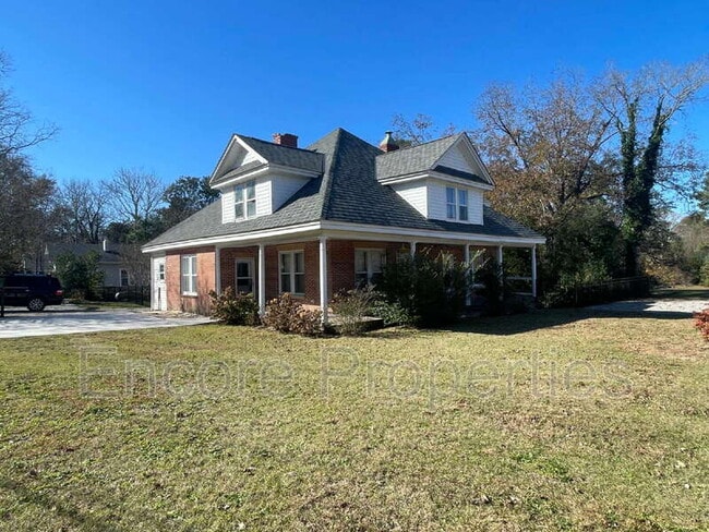 Photo - 610 Parks St