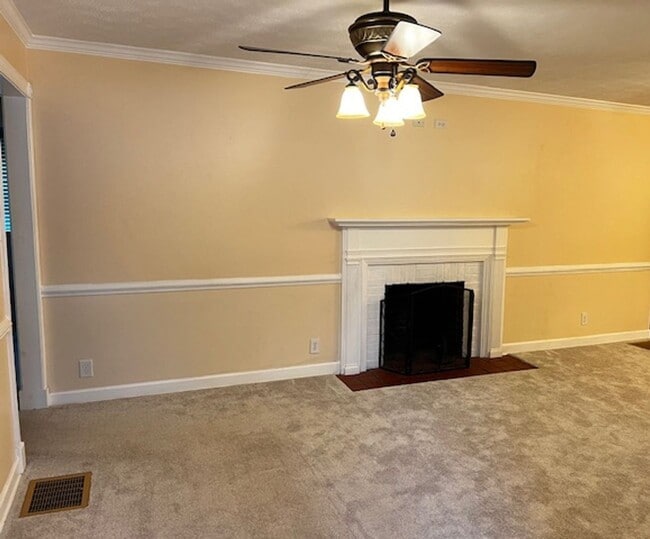 Photo - Maryville 37803 - Upstairs only - 4 & 1.5 baths - Contact Troy Adams (865) 233-6949