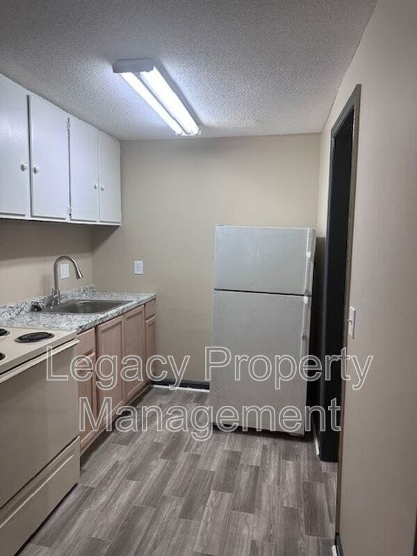 Photo - 215 N Logan St Unidad B Rental
