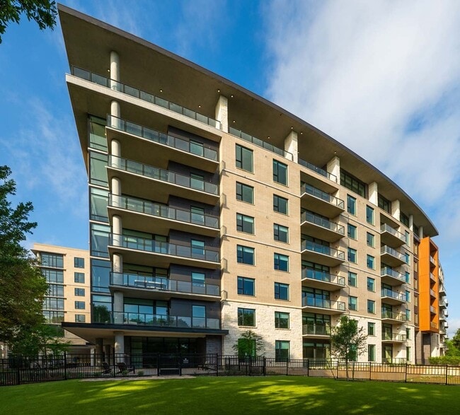 Encore Lakeside Building Exterior