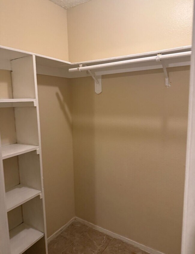 Photo - 2 BEDROOMS 1 BATHROOMS HOUSE AVAILABLE FOR...