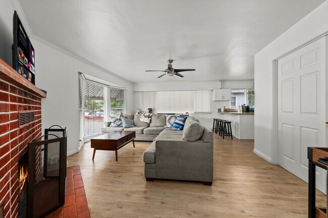 Photo - 6180-6182 Mary Ln Dr