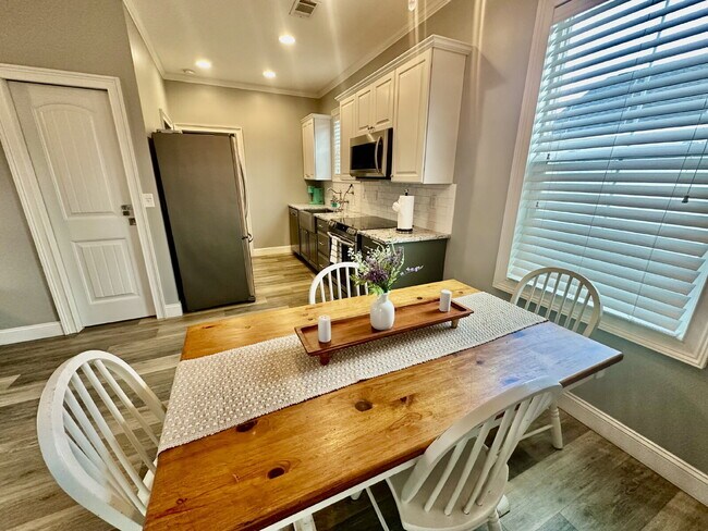 Photo - One Bedroom Furnished Garage Apartment in Bluffton Park!