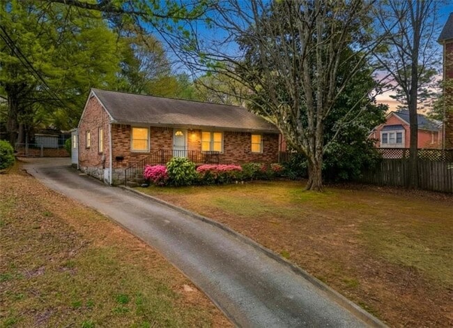 Photo - 1387 Church St