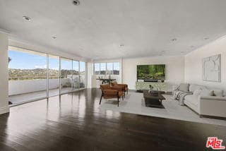 Photo - 875 Comstock Ave