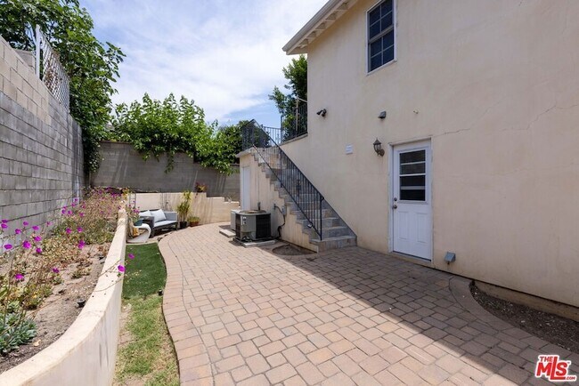 Photo - 12833 Delano St