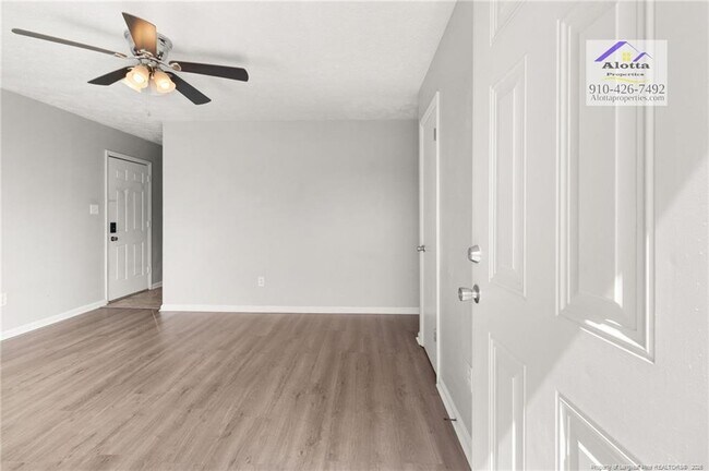 Photo - 818 Grambling Ct