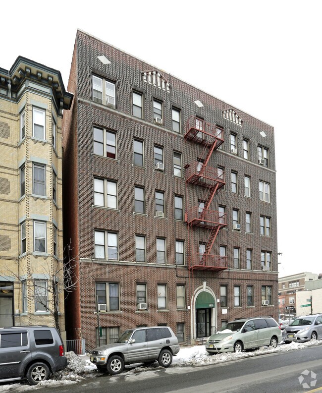 Photo - 1621-1625 Palisade Ave Apartments