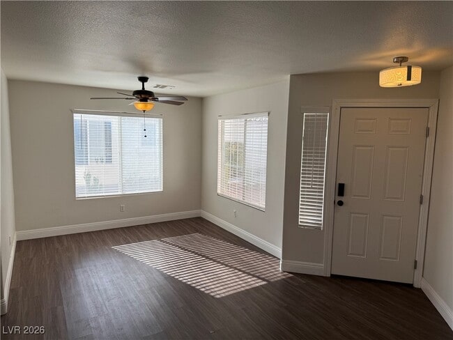 Photo - 7624 License St