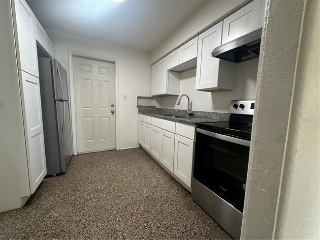 Photo - 995 Childs Ave