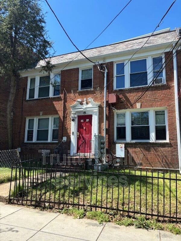 Building Photo - 1621 17th Pl SE Unit # 3