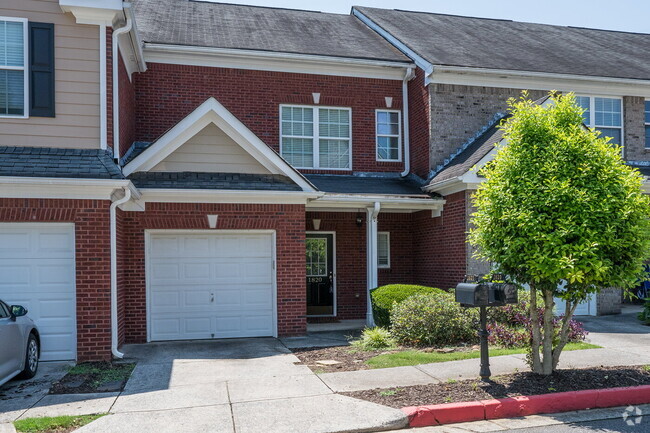 Building Photo - "Charming 2-Bed Oasis with Elegant Hardwoo... Rental