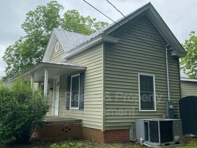 Photo - 1013 Attica St