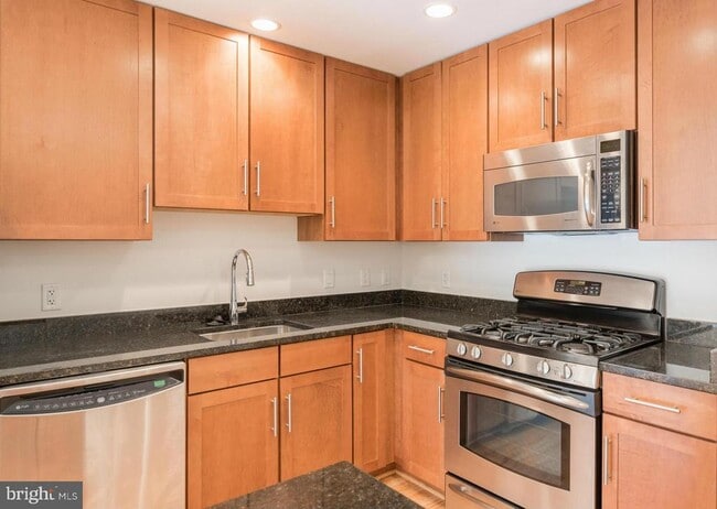 Photo - 525 N Fayette St Unit 420
