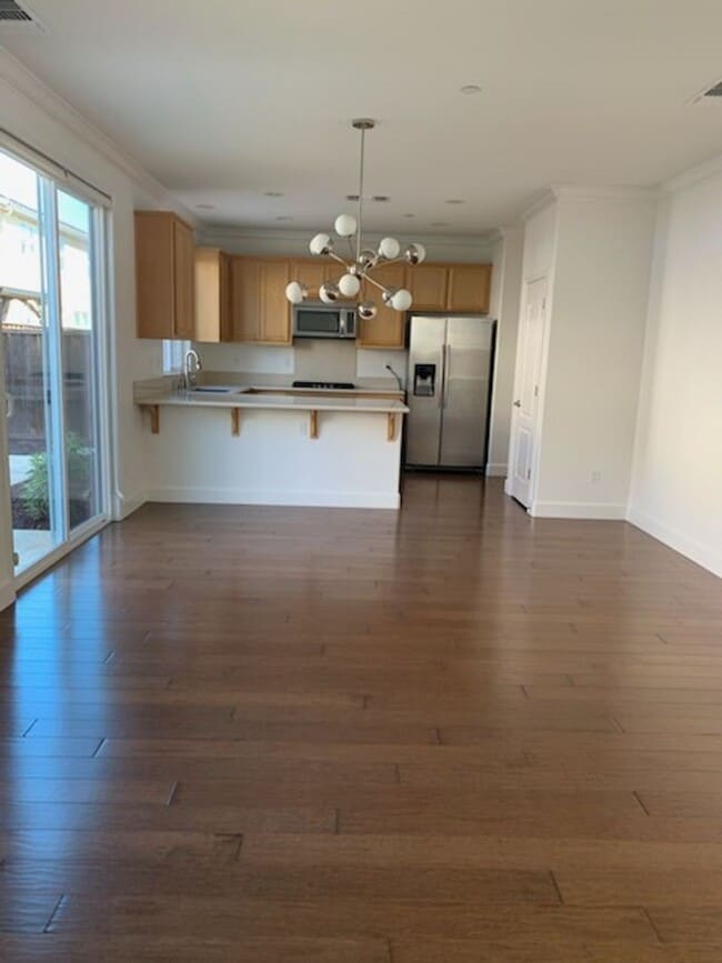 125 Caspian Way