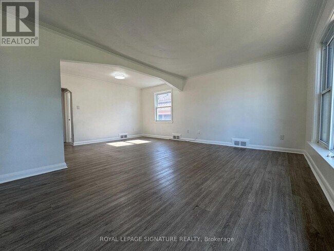 Photo - 130 Budea Crescent