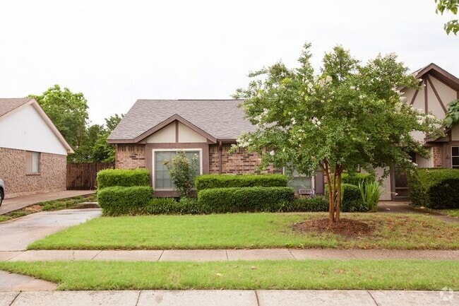 Building Photo - 2902 Post Oak Dr Rental