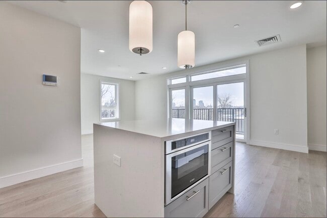 Building Photo - 301 Border St Unit 507A Rental