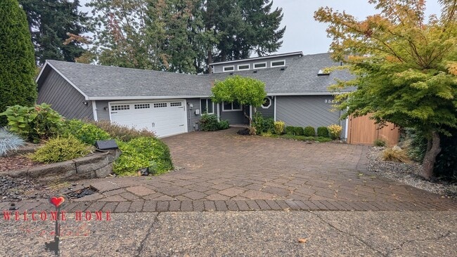 Photo - Huge waterfront home, fully furnished, boa...