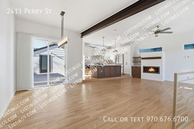 Photo - 2411 Perry St