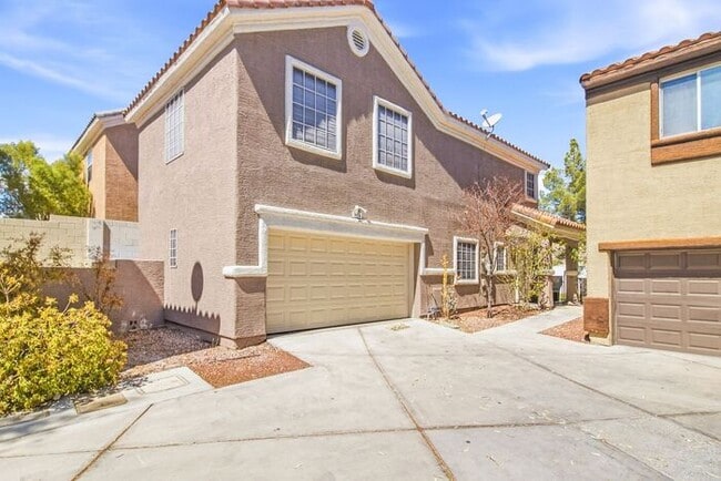 Charming 3-Bedroom Home with Modern Updates & Easy-Care Backyard