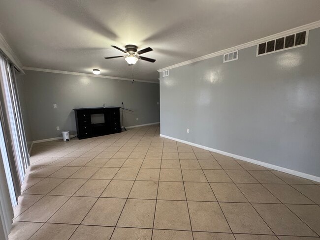 Photo - 406 Marshall Ct Unit 5