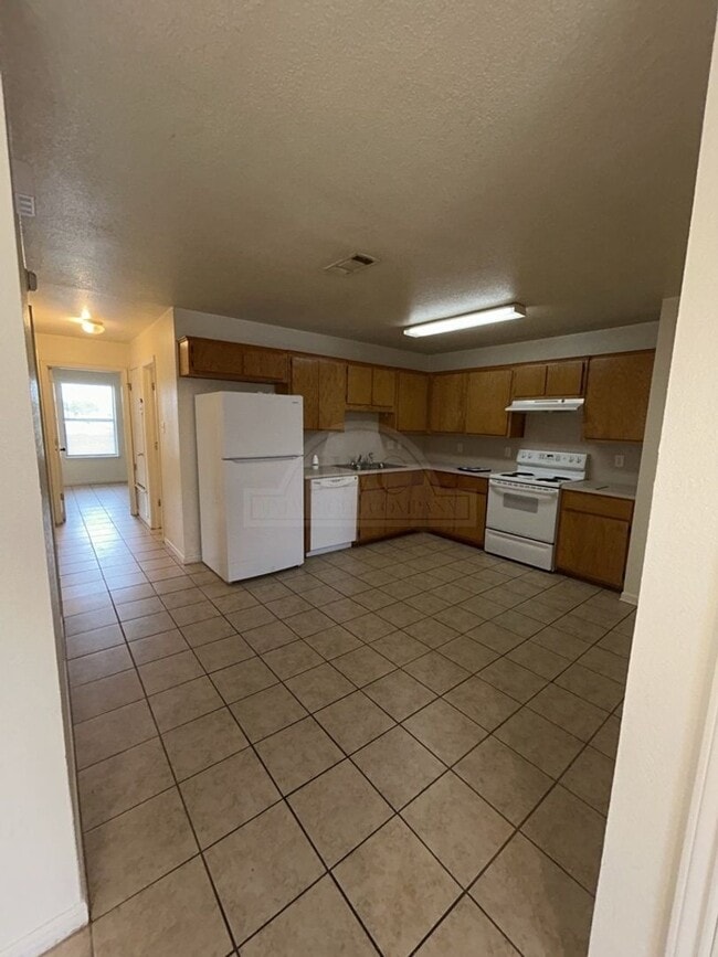 Photo - 105 Castellon Ct