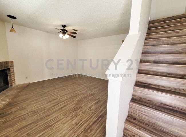 Photo - 929 W Hickory St